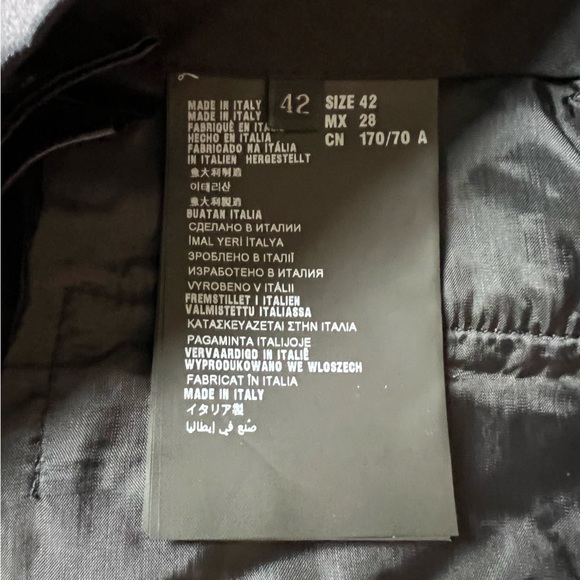 NWT! Prada classic pants in dark navy. Size 42. - Picture 9 of 9